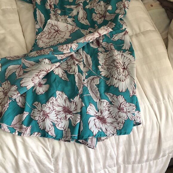 Japna Romper Size L Tropical Print Gently Used - Picture 4 of 4
